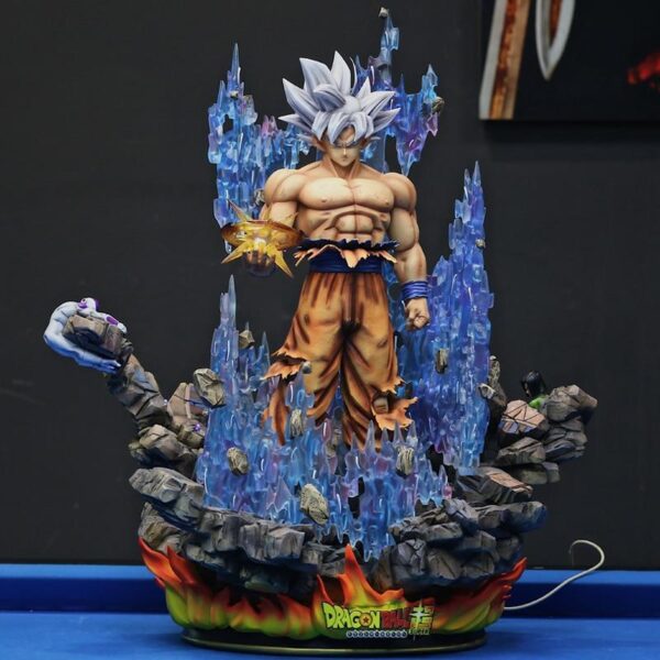 Figurine Collector </br> Goku Ultra Instinct